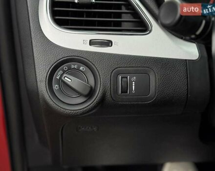 Красный Додж Джорни, объемом двигателя 2.4 л и пробегом 92 тыс. км за 12490 $, фото 25 на Automoto.ua