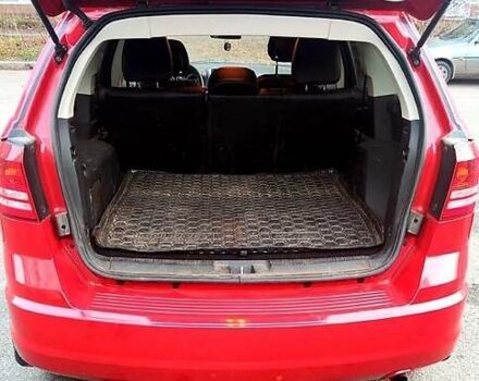 Красный Додж Джорни, объемом двигателя 2.4 л и пробегом 77 тыс. км за 13500 $, фото 3 на Automoto.ua