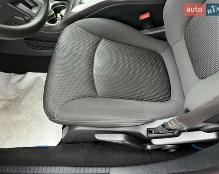 Красный Додж Джорни, объемом двигателя 2.36 л и пробегом 106 тыс. км за 11000 $, фото 31 на Automoto.ua