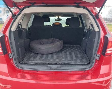 Красный Додж Джорни, объемом двигателя 2.4 л и пробегом 95 тыс. км за 15000 $, фото 2 на Automoto.ua