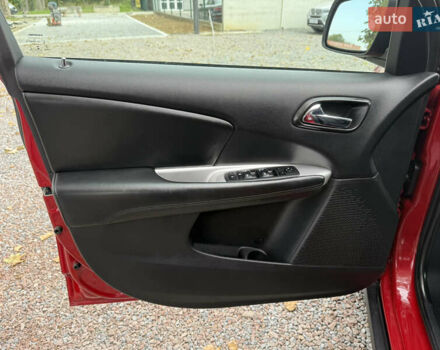 Красный Додж Джорни, объемом двигателя 2.36 л и пробегом 106 тыс. км за 11000 $, фото 28 на Automoto.ua