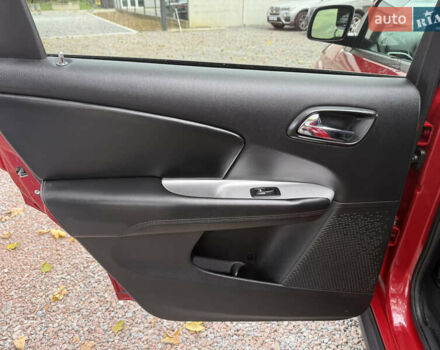 Красный Додж Джорни, объемом двигателя 2.36 л и пробегом 106 тыс. км за 11000 $, фото 43 на Automoto.ua