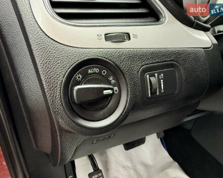 Красный Додж Джорни, объемом двигателя 2.36 л и пробегом 106 тыс. км за 11000 $, фото 34 на Automoto.ua