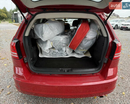 Красный Додж Джорни, объемом двигателя 2.36 л и пробегом 106 тыс. км за 11000 $, фото 14 на Automoto.ua