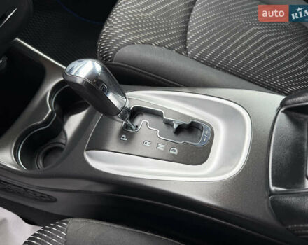 Красный Додж Джорни, объемом двигателя 2.36 л и пробегом 106 тыс. км за 11000 $, фото 37 на Automoto.ua