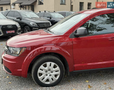 Красный Додж Джорни, объемом двигателя 2.36 л и пробегом 106 тыс. км за 11000 $, фото 4 на Automoto.ua