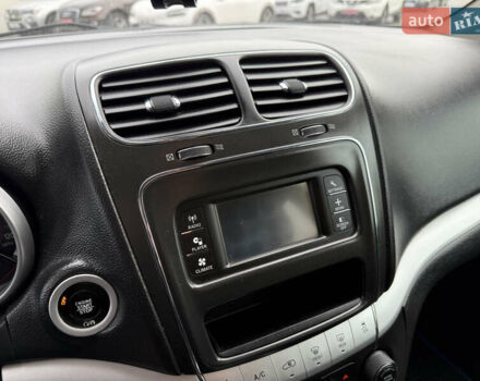 Красный Додж Джорни, объемом двигателя 2.36 л и пробегом 106 тыс. км за 11000 $, фото 38 на Automoto.ua