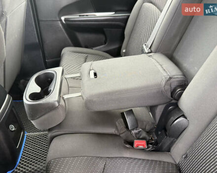 Красный Додж Джорни, объемом двигателя 2.36 л и пробегом 106 тыс. км за 11000 $, фото 48 на Automoto.ua