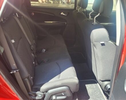 Красный Додж Джорни, объемом двигателя 2.4 л и пробегом 178 тыс. км за 11000 $, фото 4 на Automoto.ua