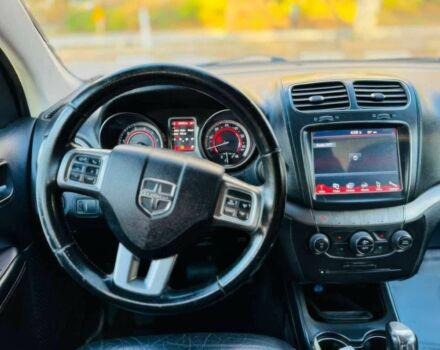 Красный Додж Джорни, объемом двигателя 3.6 л и пробегом 46 тыс. км за 2000 $, фото 7 на Automoto.ua