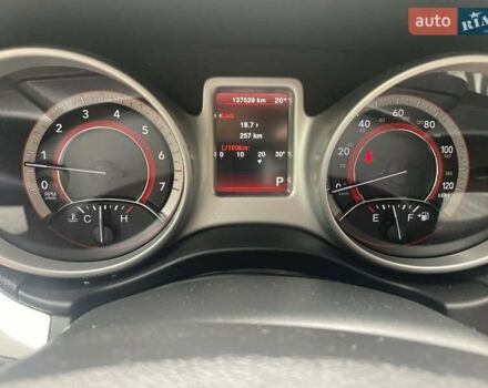 Червоний Додж Джорні, об'ємом двигуна 2.36 л та пробігом 138 тис. км за 11400 $, фото 8 на Automoto.ua