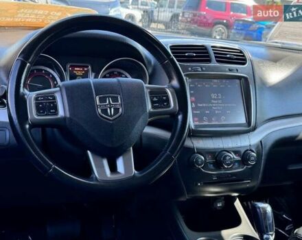 Красный Додж Джорни, объемом двигателя 2.36 л и пробегом 88 тыс. км за 2650 $, фото 7 на Automoto.ua