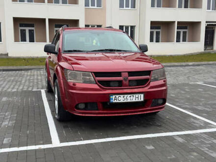 Красный Додж Джорни, объемом двигателя 2 л и пробегом 330 тыс. км за 8800 $, фото 1 на Automoto.ua