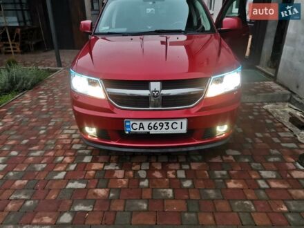 Червоний Додж Джорні, об'ємом двигуна 2 л та пробігом 210 тис. км за 10000 $, фото 1 на Automoto.ua