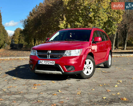 Красный Додж Джорни, объемом двигателя 2.36 л и пробегом 305 тыс. км за 8800 $, фото 1 на Automoto.ua