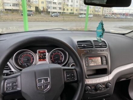 Красный Додж Джорни, объемом двигателя 2.4 л и пробегом 152 тыс. км за 12500 $, фото 1 на Automoto.ua