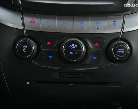 Додж Джорни, объемом двигателя 0 л и пробегом 218 тыс. км за 14650 $, фото 15 на Automoto.ua