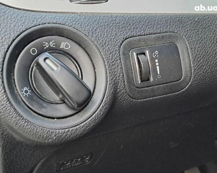 Сірий Додж Джорні, об'ємом двигуна 2.4 л та пробігом 118 тис. км за 11940 $, фото 15 на Automoto.ua