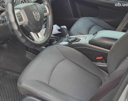 Сірий Додж Джорні, об'ємом двигуна 2.4 л та пробігом 118 тис. км за 11940 $, фото 8 на Automoto.ua