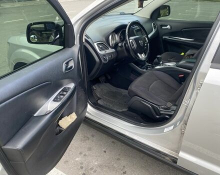 Серый Додж Джорни, объемом двигателя 2.4 л и пробегом 210 тыс. км за 9900 $, фото 3 на Automoto.ua