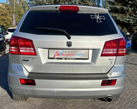 Серый Додж Джорни, объемом двигателя 2 л и пробегом 207 тыс. км за 9900 $, фото 5 на Automoto.ua