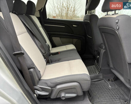 Серый Додж Джорни, объемом двигателя 2 л и пробегом 219 тыс. км за 8500 $, фото 51 на Automoto.ua