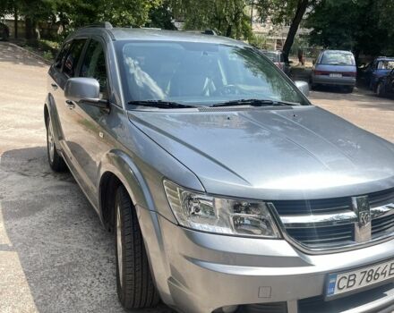 Серый Додж Джорни, объемом двигателя 2 л и пробегом 180 тыс. км за 8200 $, фото 4 на Automoto.ua