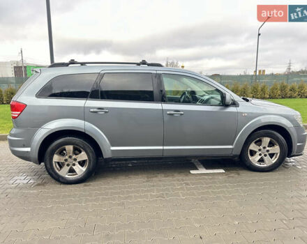 Серый Додж Джорни, объемом двигателя 1.97 л и пробегом 270 тыс. км за 8600 $, фото 5 на Automoto.ua