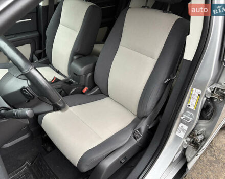 Серый Додж Джорни, объемом двигателя 2 л и пробегом 219 тыс. км за 8500 $, фото 44 на Automoto.ua