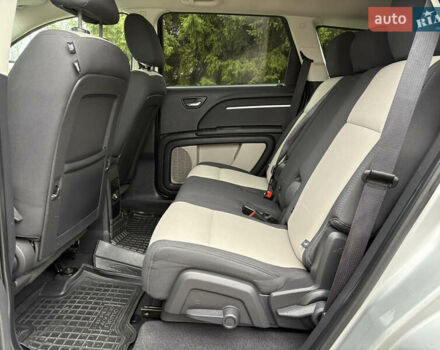 Серый Додж Джорни, объемом двигателя 2 л и пробегом 219 тыс. км за 8500 $, фото 47 на Automoto.ua