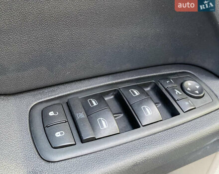 Серый Додж Джорни, объемом двигателя 2 л и пробегом 199 тыс. км за 8500 $, фото 24 на Automoto.ua