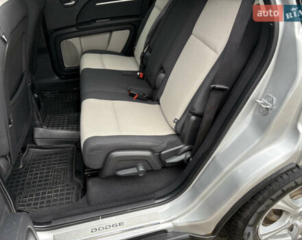 Серый Додж Джорни, объемом двигателя 2 л и пробегом 219 тыс. км за 8500 $, фото 45 на Automoto.ua