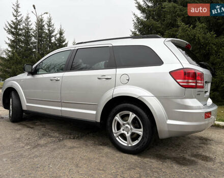 Серый Додж Джорни, объемом двигателя 2 л и пробегом 219 тыс. км за 8500 $, фото 10 на Automoto.ua