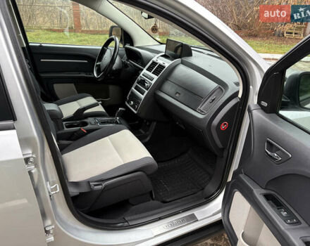 Серый Додж Джорни, объемом двигателя 2 л и пробегом 219 тыс. км за 8500 $, фото 57 на Automoto.ua