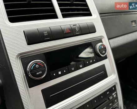 Серый Додж Джорни, объемом двигателя 2 л и пробегом 219 тыс. км за 8500 $, фото 92 на Automoto.ua