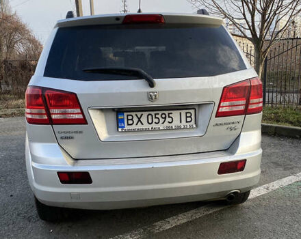 Серый Додж Джорни, объемом двигателя 2 л и пробегом 199 тыс. км за 8500 $, фото 4 на Automoto.ua