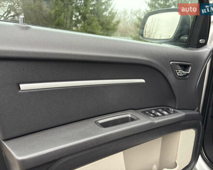 Серый Додж Джорни, объемом двигателя 2 л и пробегом 219 тыс. км за 8500 $, фото 35 на Automoto.ua