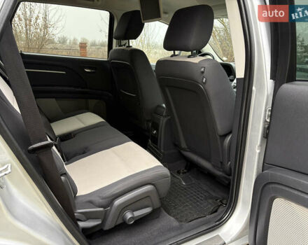 Серый Додж Джорни, объемом двигателя 2 л и пробегом 219 тыс. км за 8500 $, фото 52 на Automoto.ua