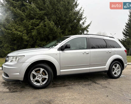 Серый Додж Джорни, объемом двигателя 2 л и пробегом 219 тыс. км за 8500 $, фото 3 на Automoto.ua