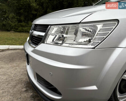 Серый Додж Джорни, объемом двигателя 2 л и пробегом 219 тыс. км за 8500 $, фото 5 на Automoto.ua