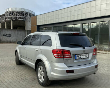 Серый Додж Джорни, объемом двигателя 2 л и пробегом 240 тыс. км за 9500 $, фото 4 на Automoto.ua