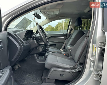 Серый Додж Джорни, объемом двигателя 1.97 л и пробегом 194 тыс. км за 7650 $, фото 51 на Automoto.ua