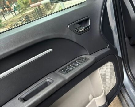 Серый Додж Джорни, объемом двигателя 2.4 л и пробегом 290 тыс. км за 5000 $, фото 6 на Automoto.ua