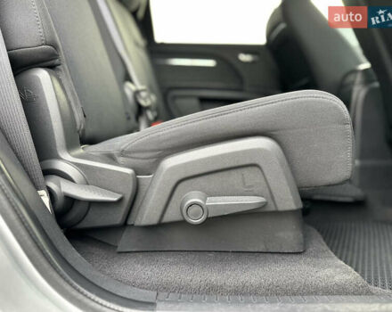 Серый Додж Джорни, объемом двигателя 1.97 л и пробегом 194 тыс. км за 7650 $, фото 91 на Automoto.ua