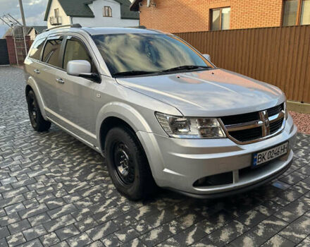 Серый Додж Джорни, объемом двигателя 1.97 л и пробегом 230 тыс. км за 9100 $, фото 2 на Automoto.ua