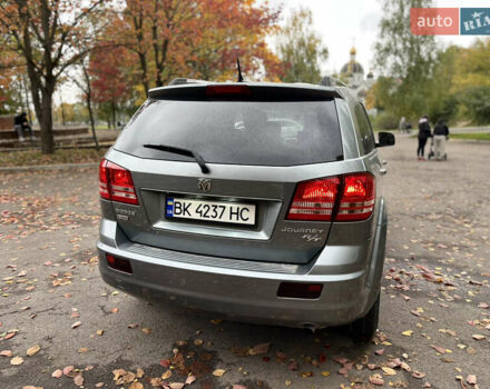 Серый Додж Джорни, объемом двигателя 1.97 л и пробегом 250 тыс. км за 8499 $, фото 8 на Automoto.ua