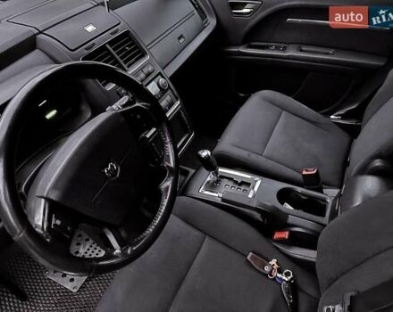 Сірий Додж Джорні, об'ємом двигуна 2 л та пробігом 230 тис. км за 10000 $, фото 2 на Automoto.ua