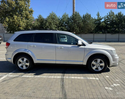 Серый Додж Джорни, объемом двигателя 2 л и пробегом 205 тыс. км за 9500 $, фото 3 на Automoto.ua