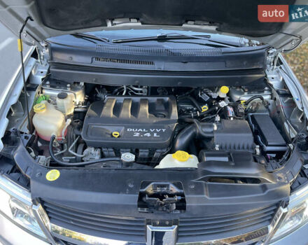 Серый Додж Джорни, объемом двигателя 2.36 л и пробегом 270 тыс. км за 9790 $, фото 31 на Automoto.ua