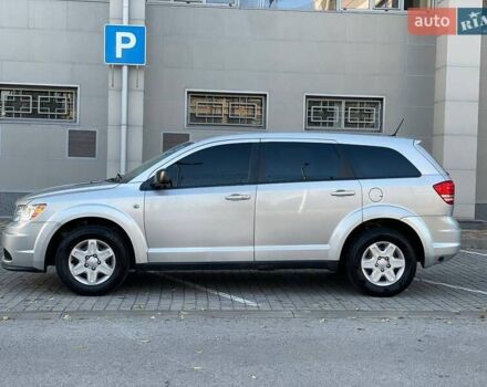 Серый Додж Джорни, объемом двигателя 2.36 л и пробегом 270 тыс. км за 9790 $, фото 3 на Automoto.ua